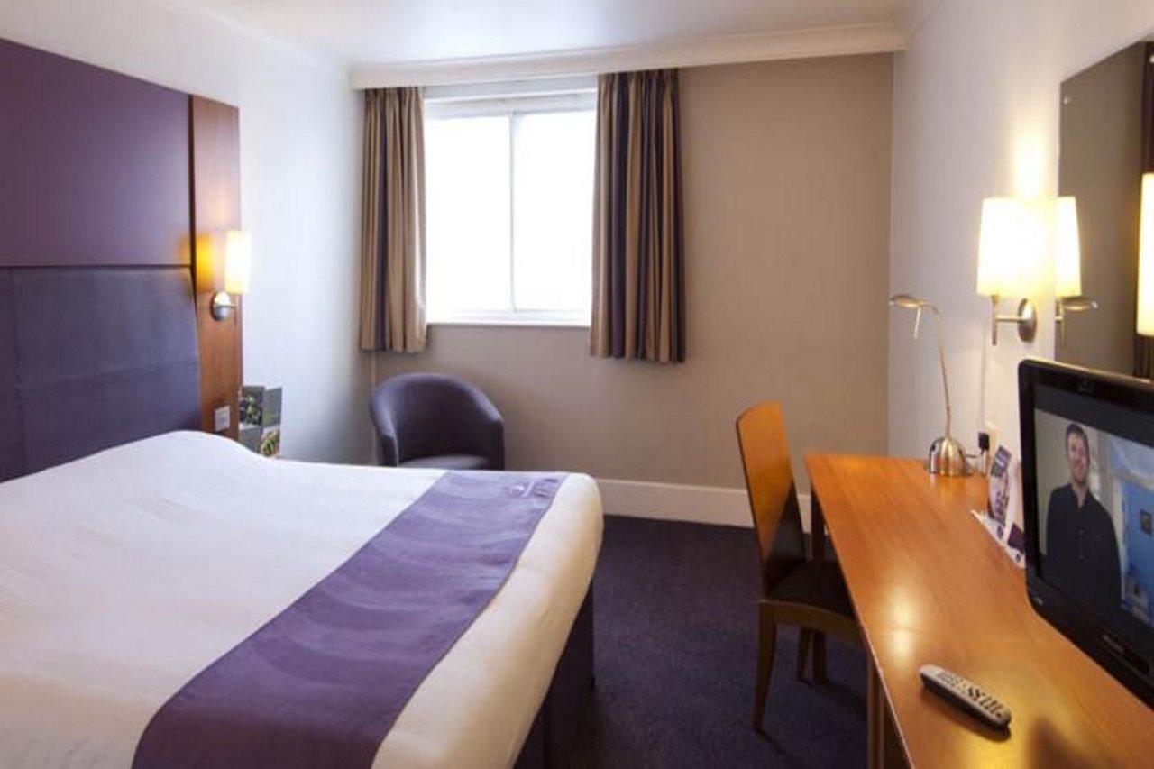 Premier Inn Bristol Filton Exterior photo