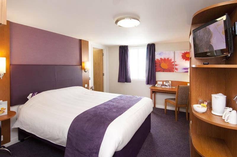 Premier Inn Bristol Filton Exterior photo